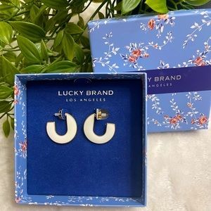 NWT 🏷 LUCKY BRAND Acrylic White Color Block Earrings with Gift Box.